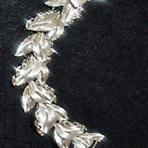 Lisner Silver Leaf Bracelet